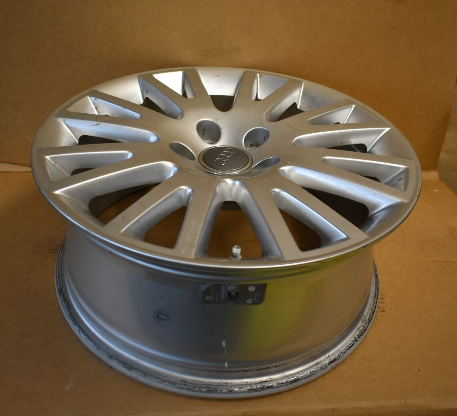 1x Original Audi Alufelge 4F0601025AC 8Jx18 ET28