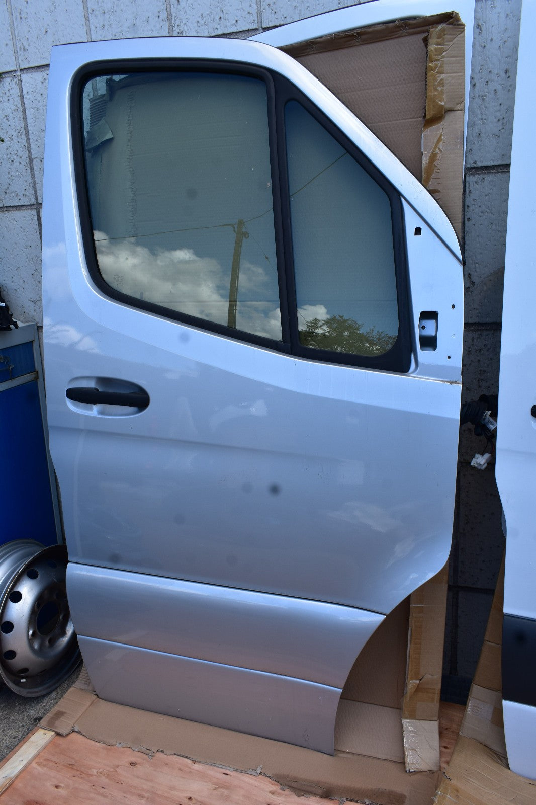 Original Mercedes W907 W910 Sprinter Beifahrertür Silber Tür rechts vorne