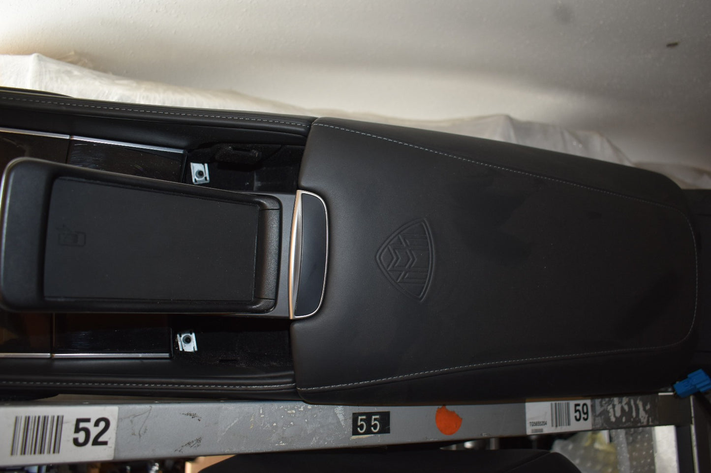 Original Mercedes w222 S Klasse Maybach Mittelkonsole Cupholder Ladegerät