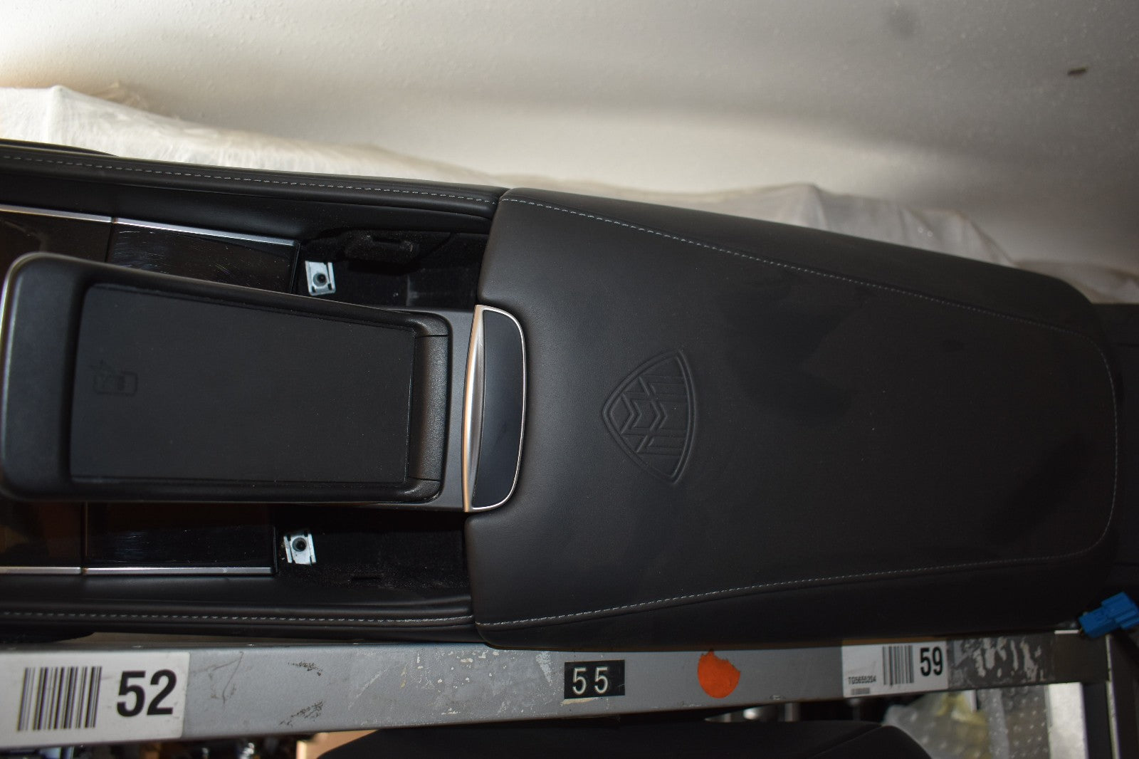 Original Mercedes w222 S Klasse Maybach Mittelkonsole Cupholder Ladegerät