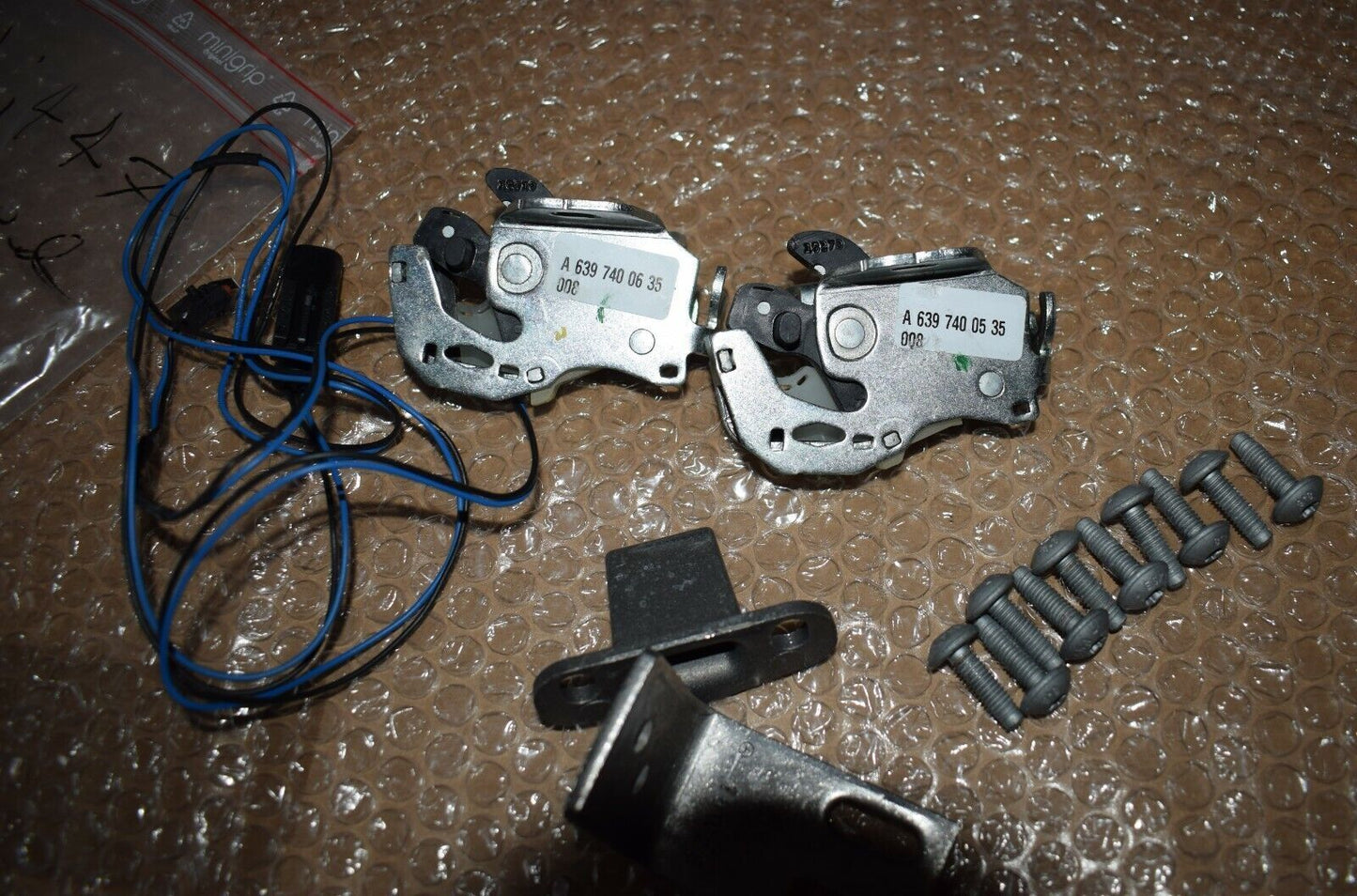 Original Mercedes Vito Flügeltür Schloss links hinten Set w447