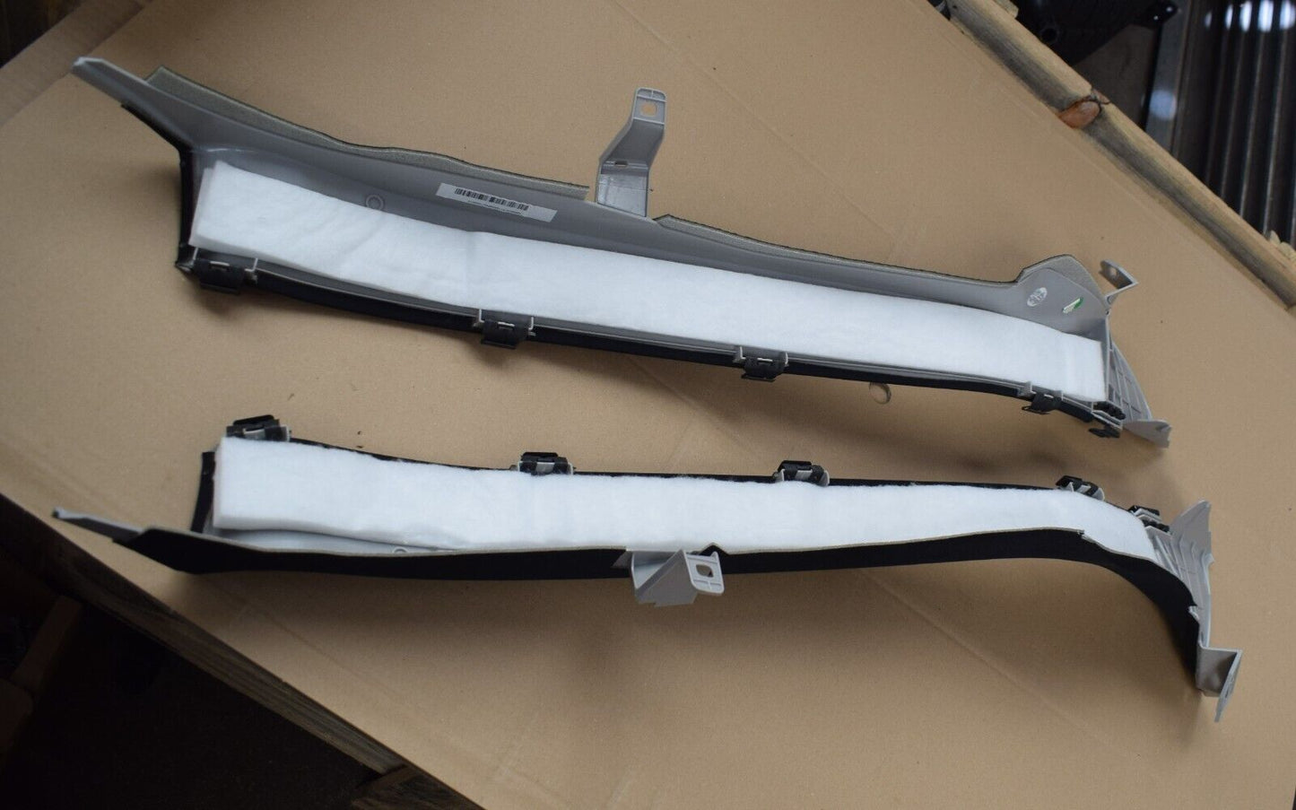 Original Mercedes CLS w218 Verkleidung hinten rechts links a2186901725 a21869018