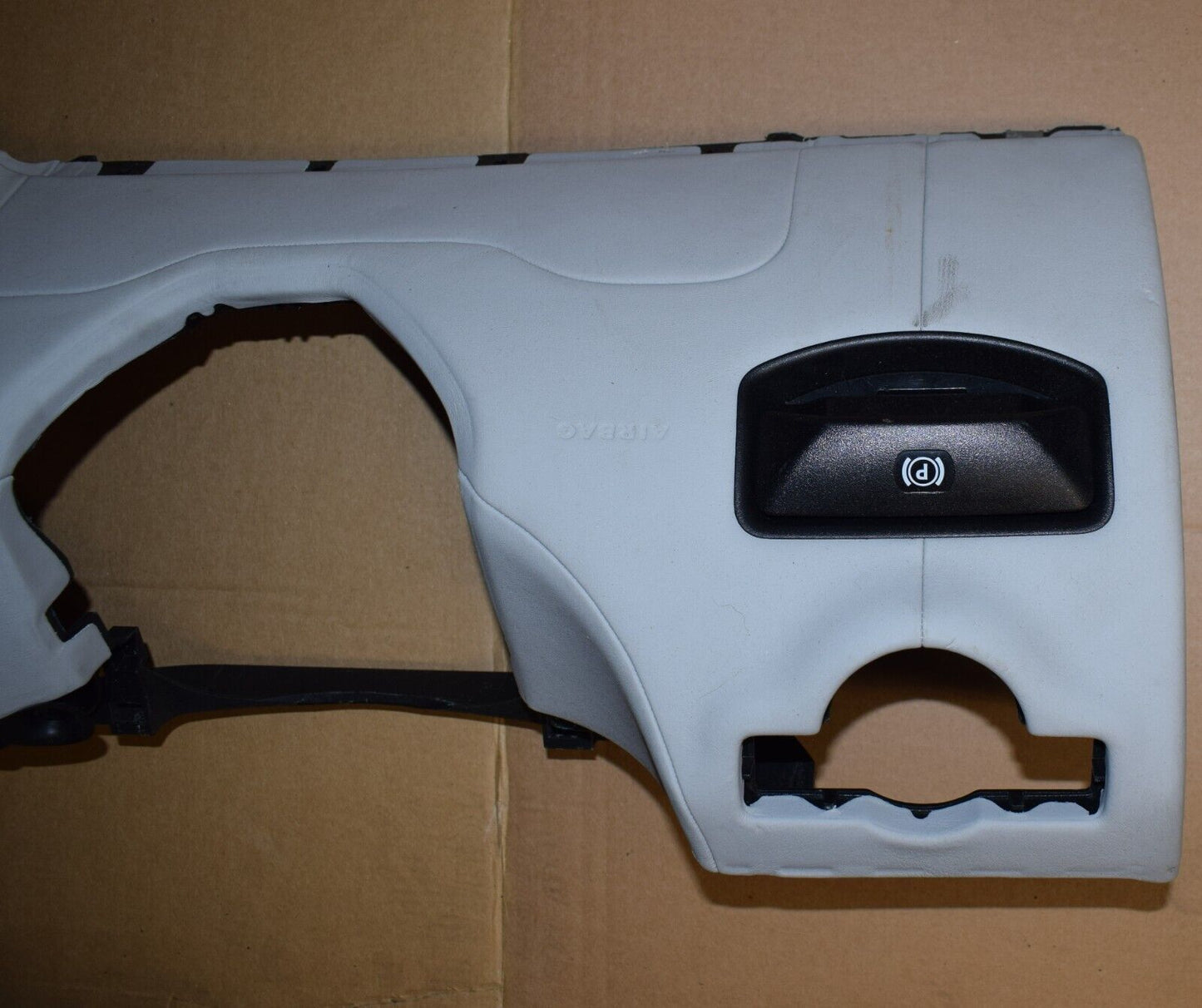 Original Mercedes w218 CLS Abdeckung Armaturenbrett unter dem Lenkrad Leder