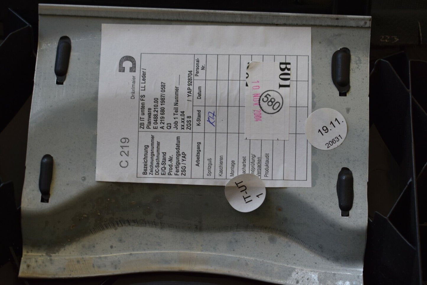 Original Mercedes Verkleidung Armaturenbrett unter Lenkrad CLS 219 w219 c219