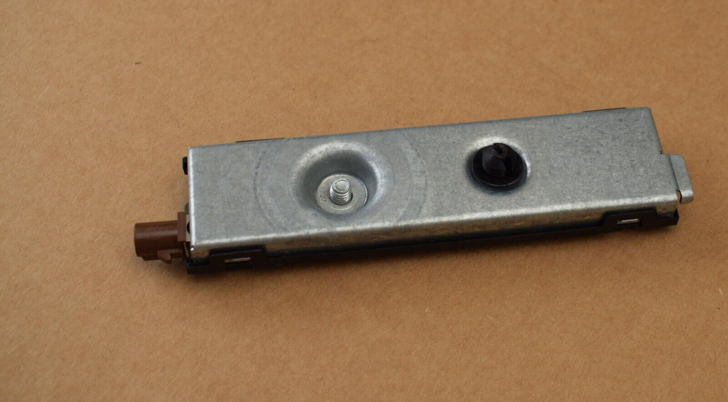 Original Mercedes CLA w117 Antennenverstärker a1669051702