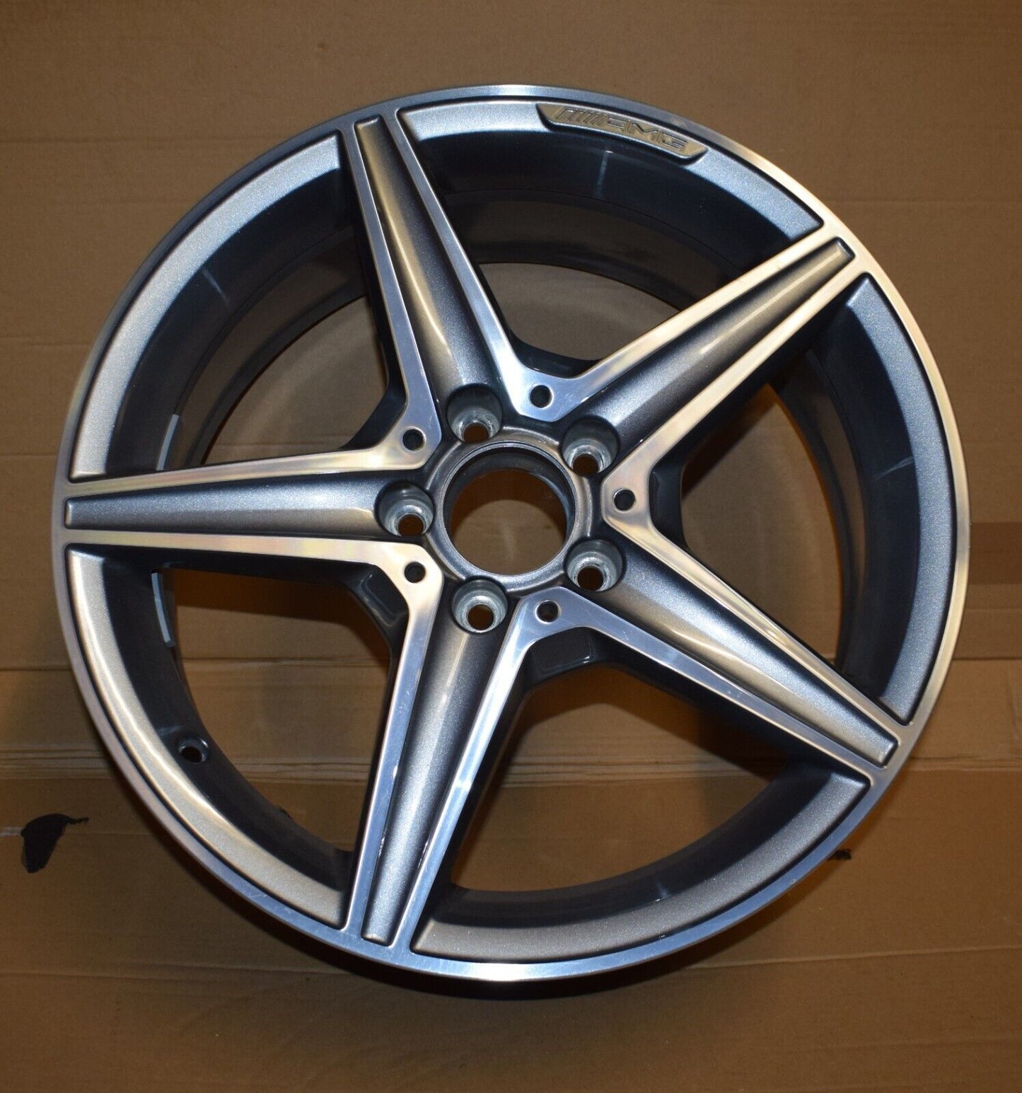 1x Alufelge w205 AMG 18 Zoll A2054017600 Felge C Klasse ET44 7,5J