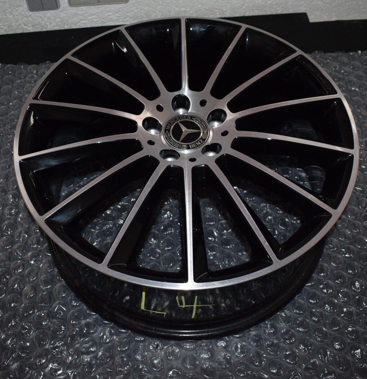 1x Original Mercedes w213 E Klasse AMG Alufelge a2134012200 8Jx20 ET 43