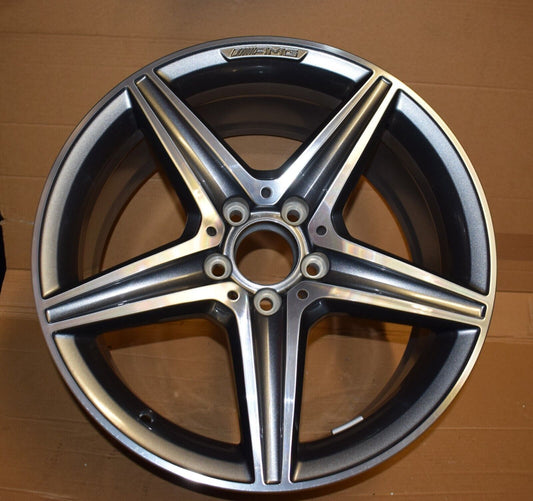1x Original Mercedes AMG Alufelge Felge w213 a2134011900 9X18 ET49 Hinterachse