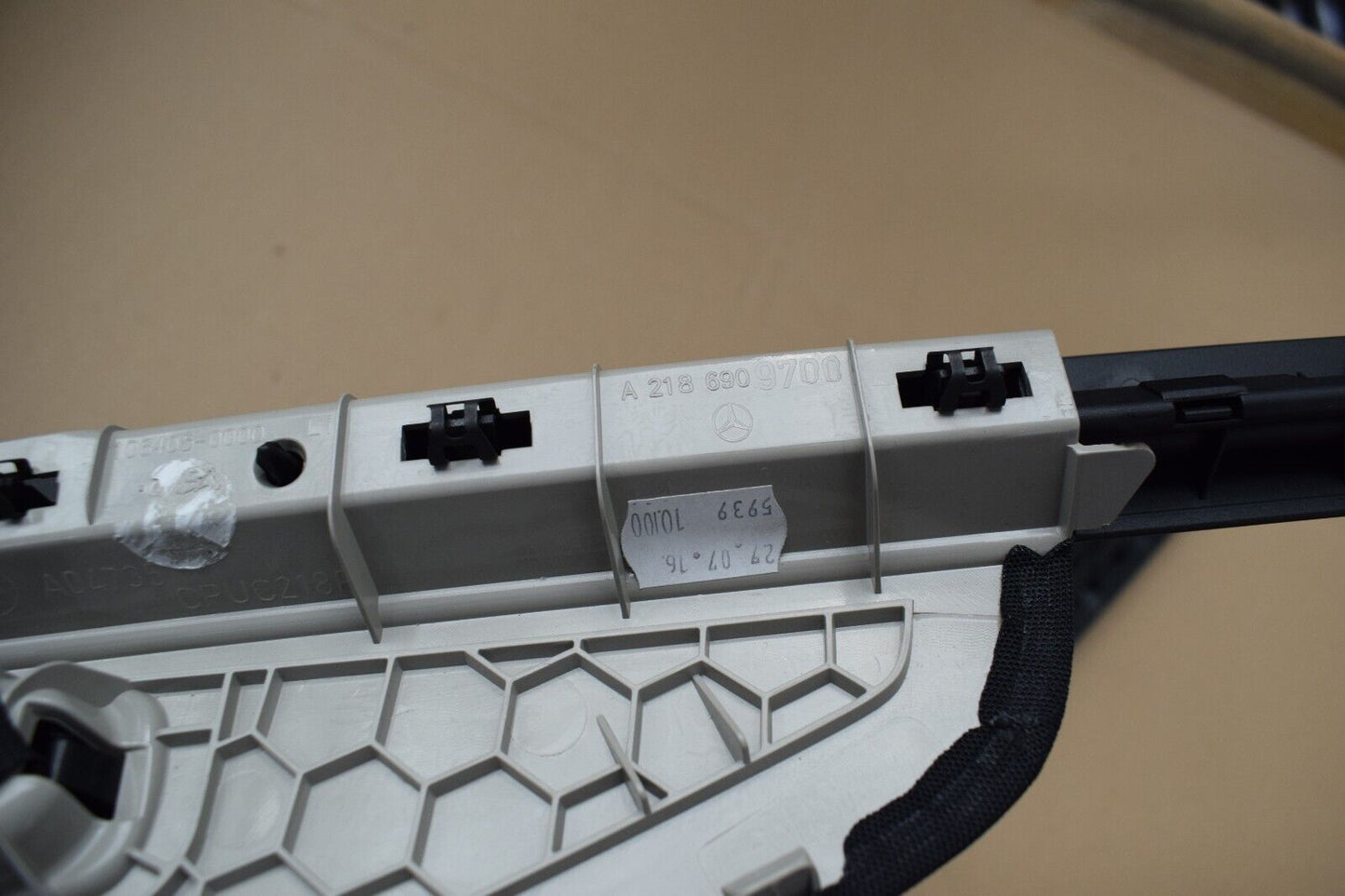 Original Mercedes CLS w218 Verkleidung rechts links Rollo hinten a2186909700