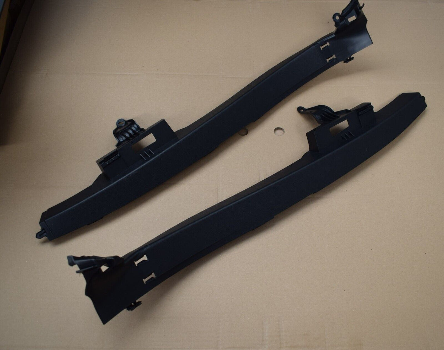 Original Mercedes E Klasse W213 Verkleidung rechts links a2136901325 C Säule