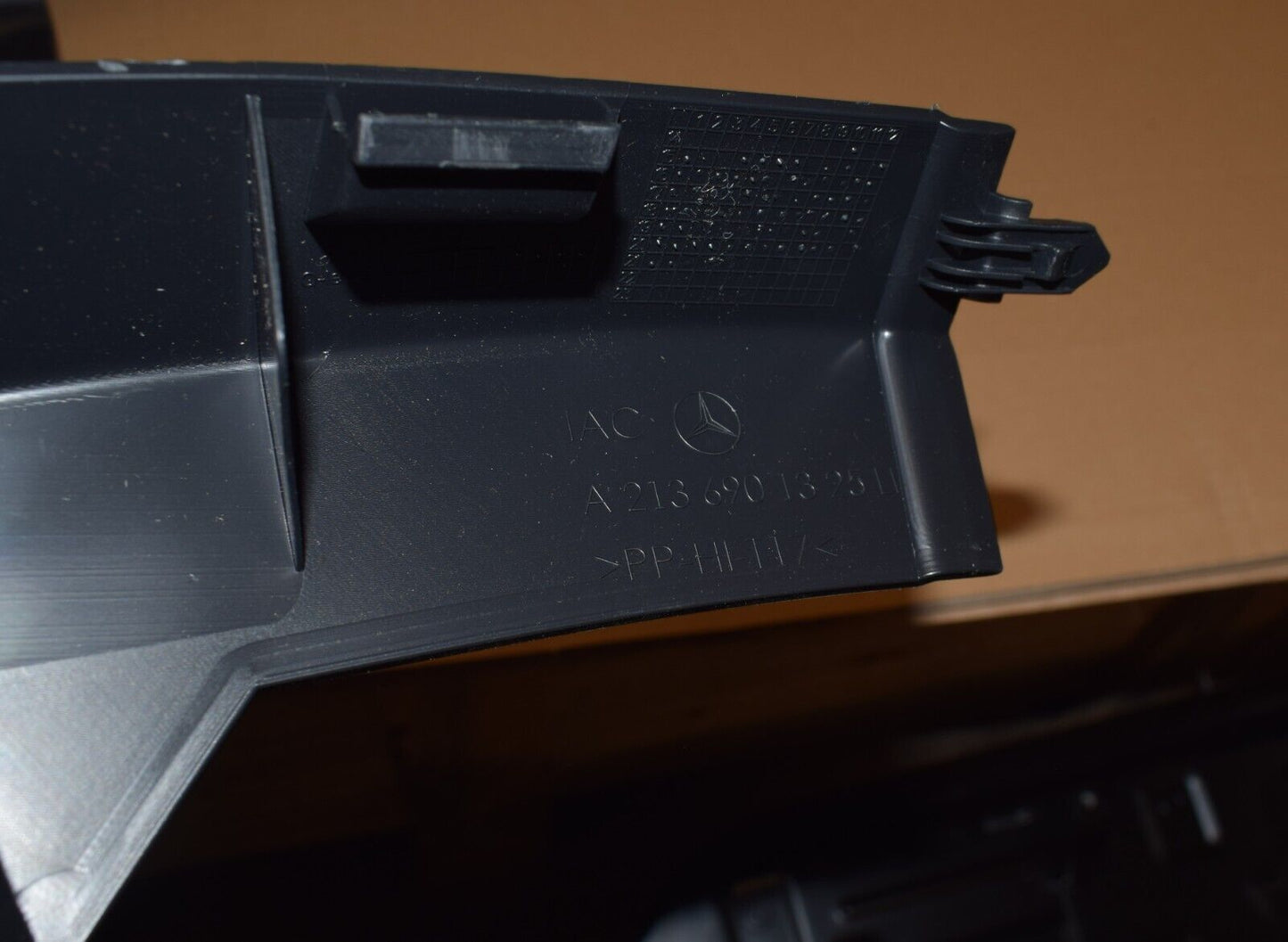 Original Mercedes E Klasse W213 Verkleidung rechts links a2136901325 C Säule