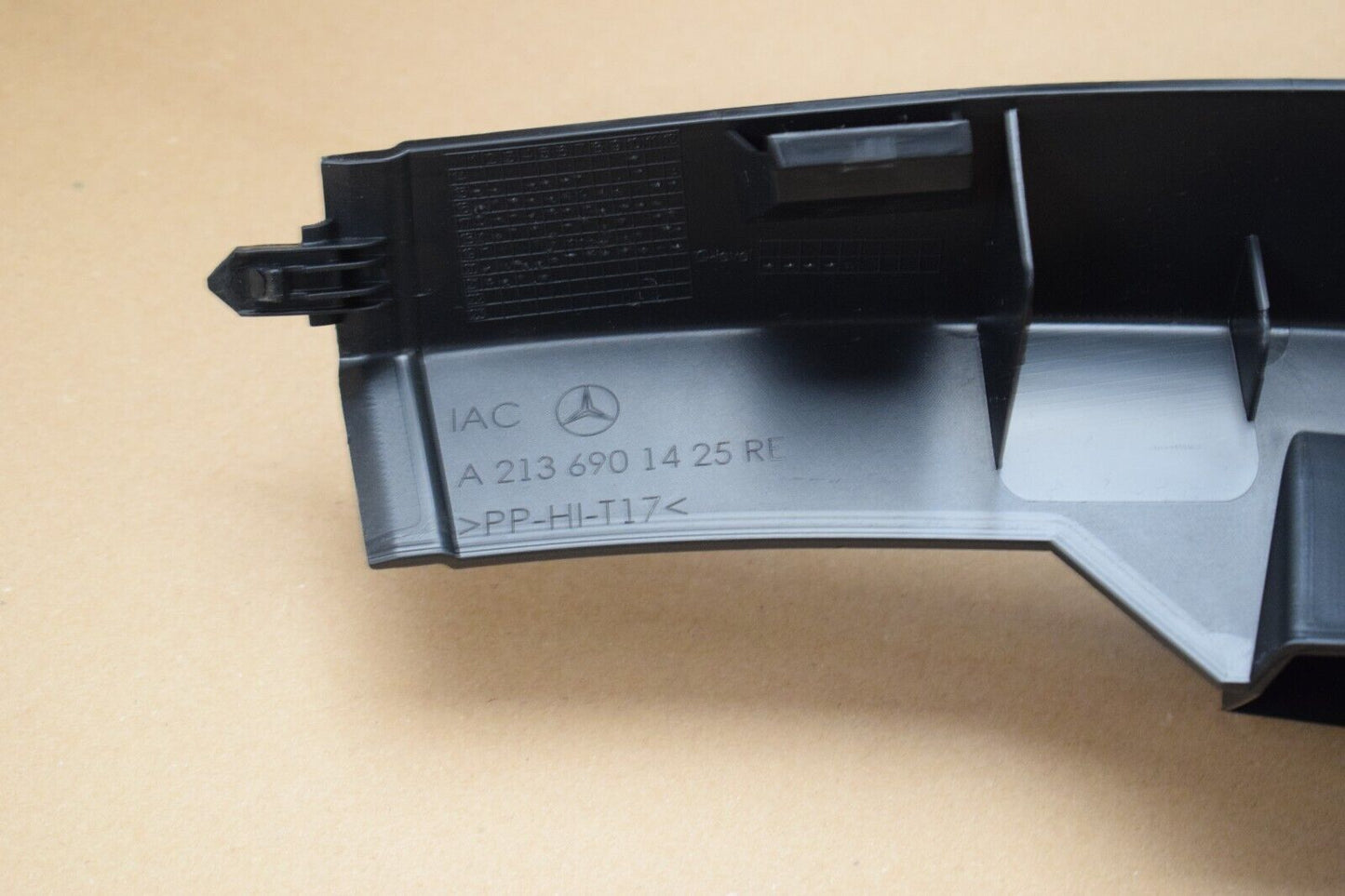 Original Mercedes E Klasse W213 Verkleidung rechts links a2136901325 C Säule