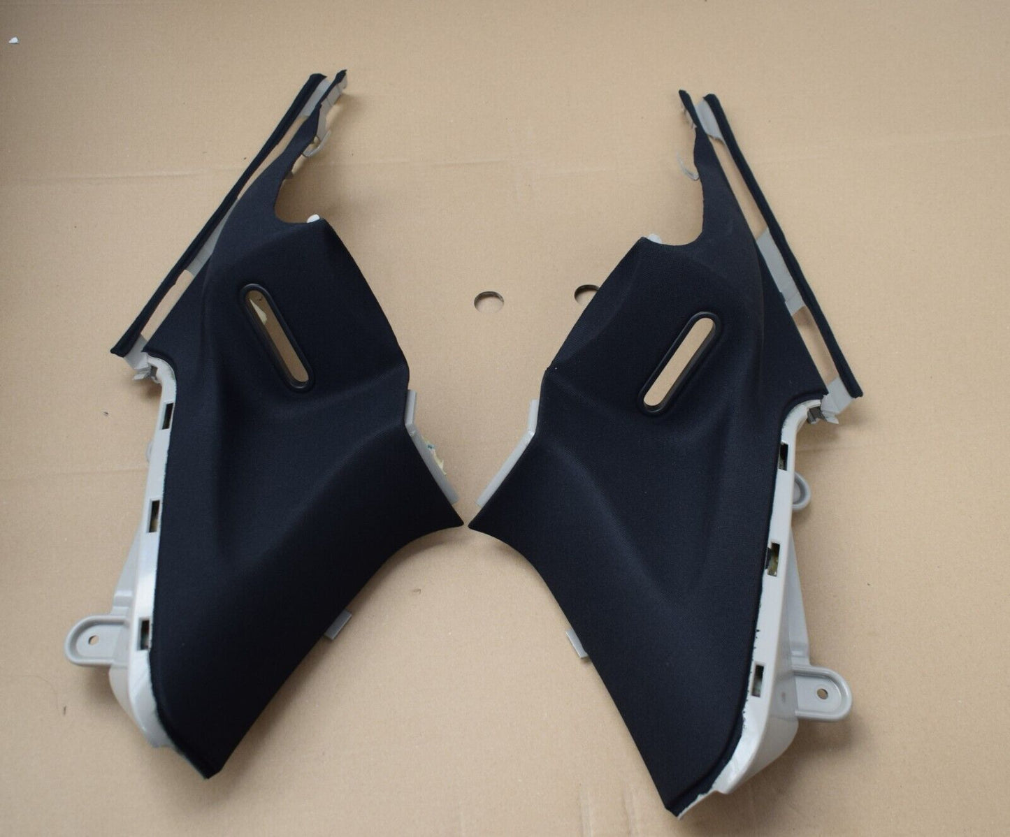 Original Mercedes CLS w218 Verkleidung hinten rechts links a2186900801 C Säule