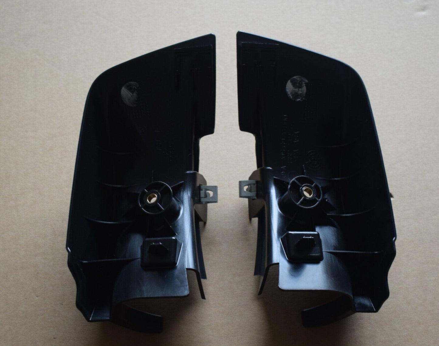 Original Mercedes C Klasse W205 Verkleidung rechts links Gurtführung