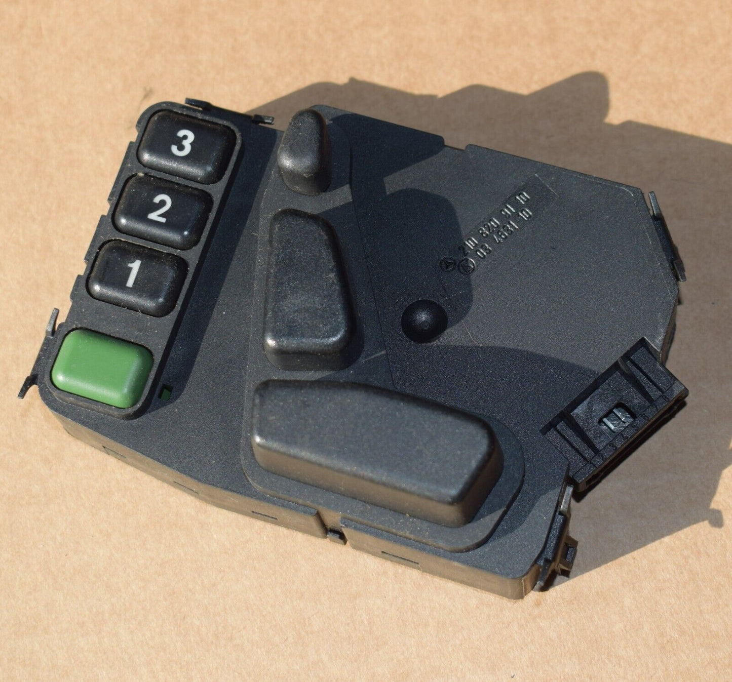 Original Mercedes G Klasse Sitzversteller A2108209110 Links w463 Schalter