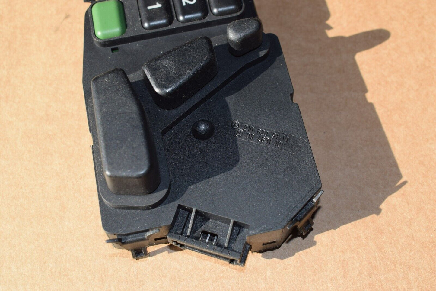 Original Mercedes G Klasse Sitzversteller A2108209110 Links w463 Schalter