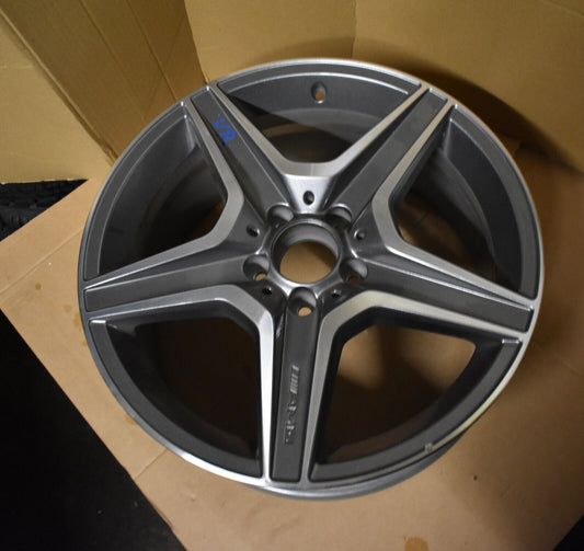 1x Original Mercedes w204 C Klasse Alufelge AMG A2044013902 8Jx18 ET45