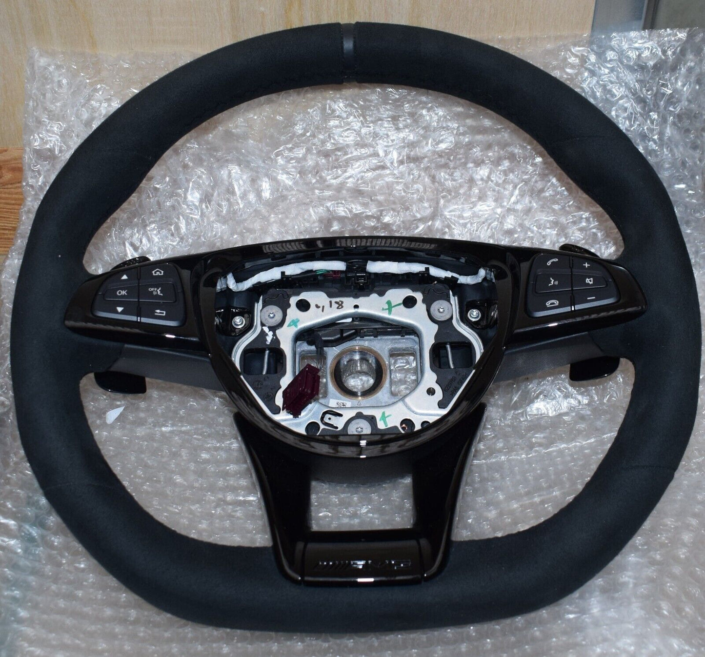 Original Mercedes GT C190 GT Lenkrad Night Paket alcantara