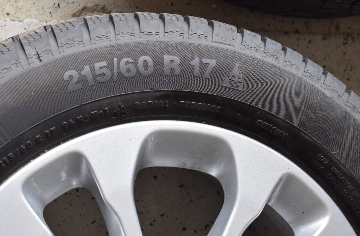 Original Mercedes GLA w156 17 Zoll Winterräder Räder 215 60 17