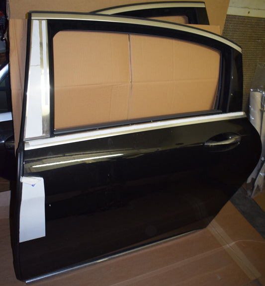 Original Mercedes X222 Maybach Tür hinten links mit Chrom S Klasse S680