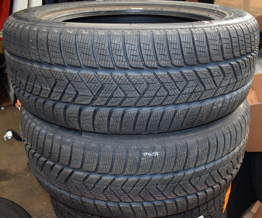 2x Pirelli Scorpion Winterreifen 235 55 19 101H MO volles Profil 2020