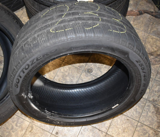 1x Pirelli Sottozero 240 Serie 2 Winterreifen 255 40 18 99V 2014 7mm