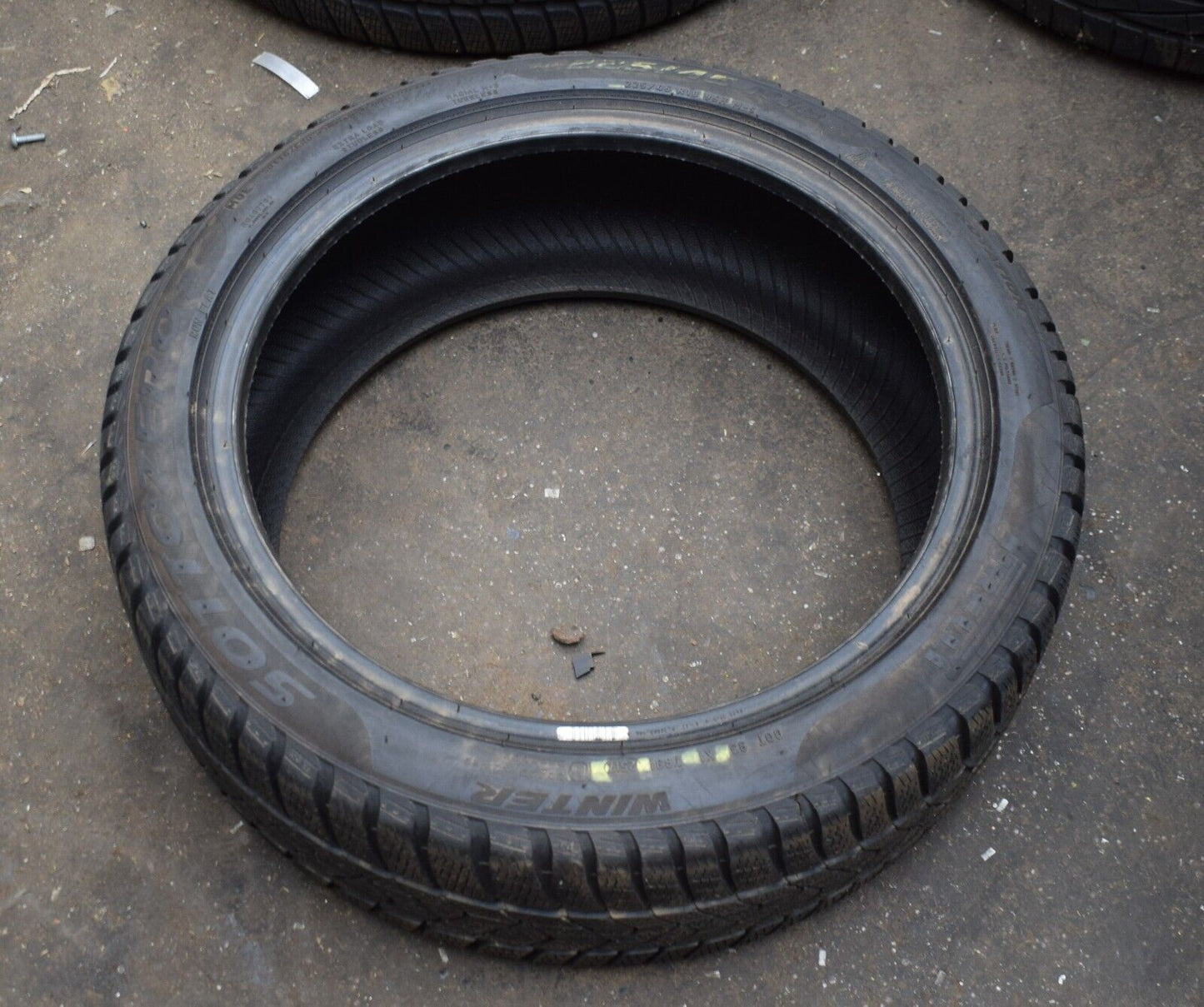 1x Pirelli Winterreifen Sottozero3 225 45 18 95H Runlat 2017 5,5mm