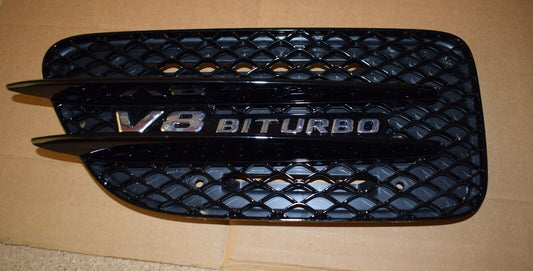 Original Mercedes GT C190 Ziergitter Kotflügel Schwarz Night Paket