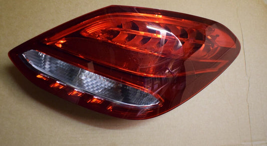 Original Mercedes w205 C Klasse Heckleuchte Rückleuchte rechts A2059061902