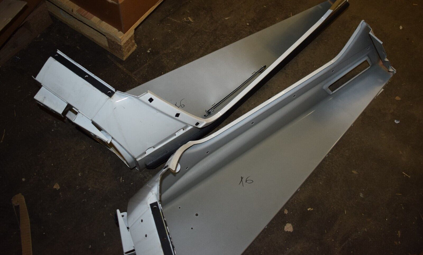 Original Mercedes Kotflügel Weiß w463 G Klasse rechts links A4638807006