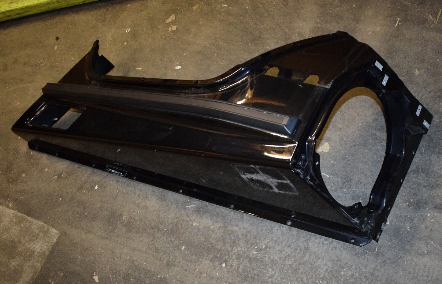 Original Mercedes Kotflügel Obsidianschwarz w463 G Klasse links A4638806906