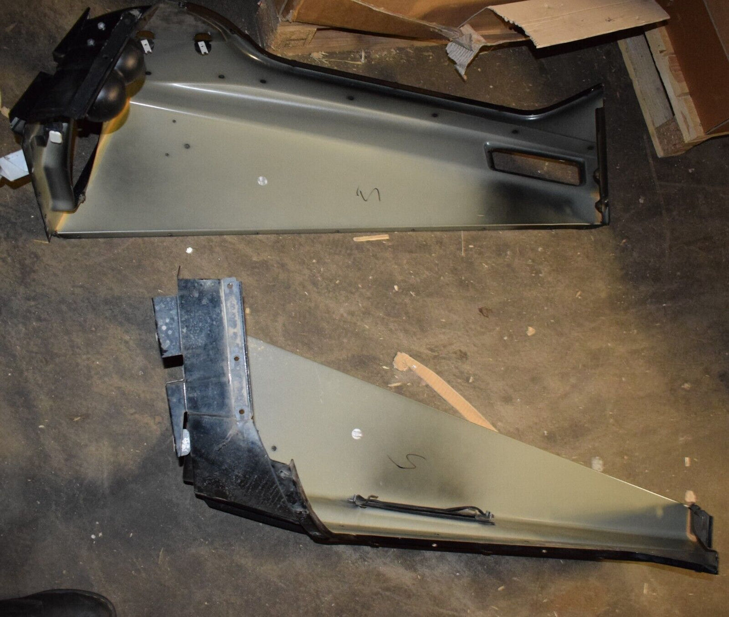 Original Mercedes Kotflügel Schwarz w463 G Klasse rechts links A4638807006