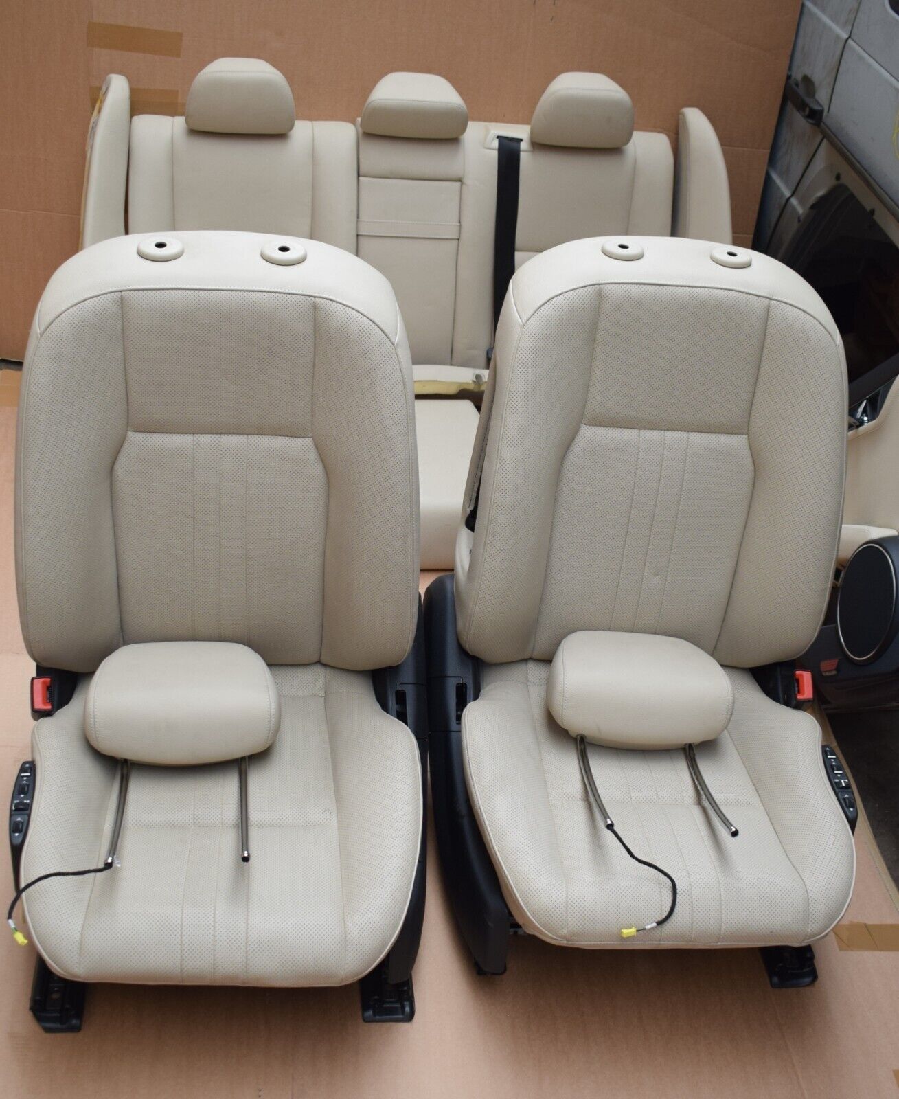 Original Mercedes w204 C Klasse Limousine Leder Innenausstattung Sitze vorne