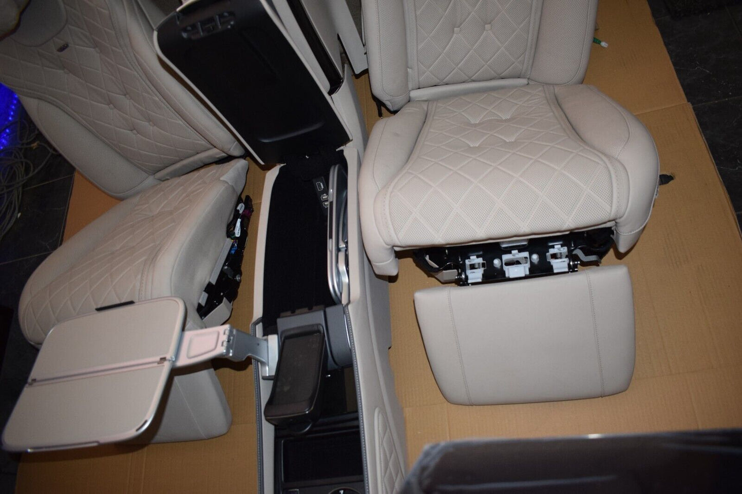 Original Mercedes S X222 Maybach Innenausstattung Sitze Tür Mittelkonsole Tische
