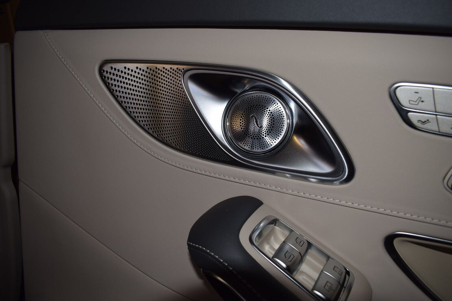 Original Mercedes S X222 Maybach Innenausstattung Sitze Tür Mittelkonsole Tische
