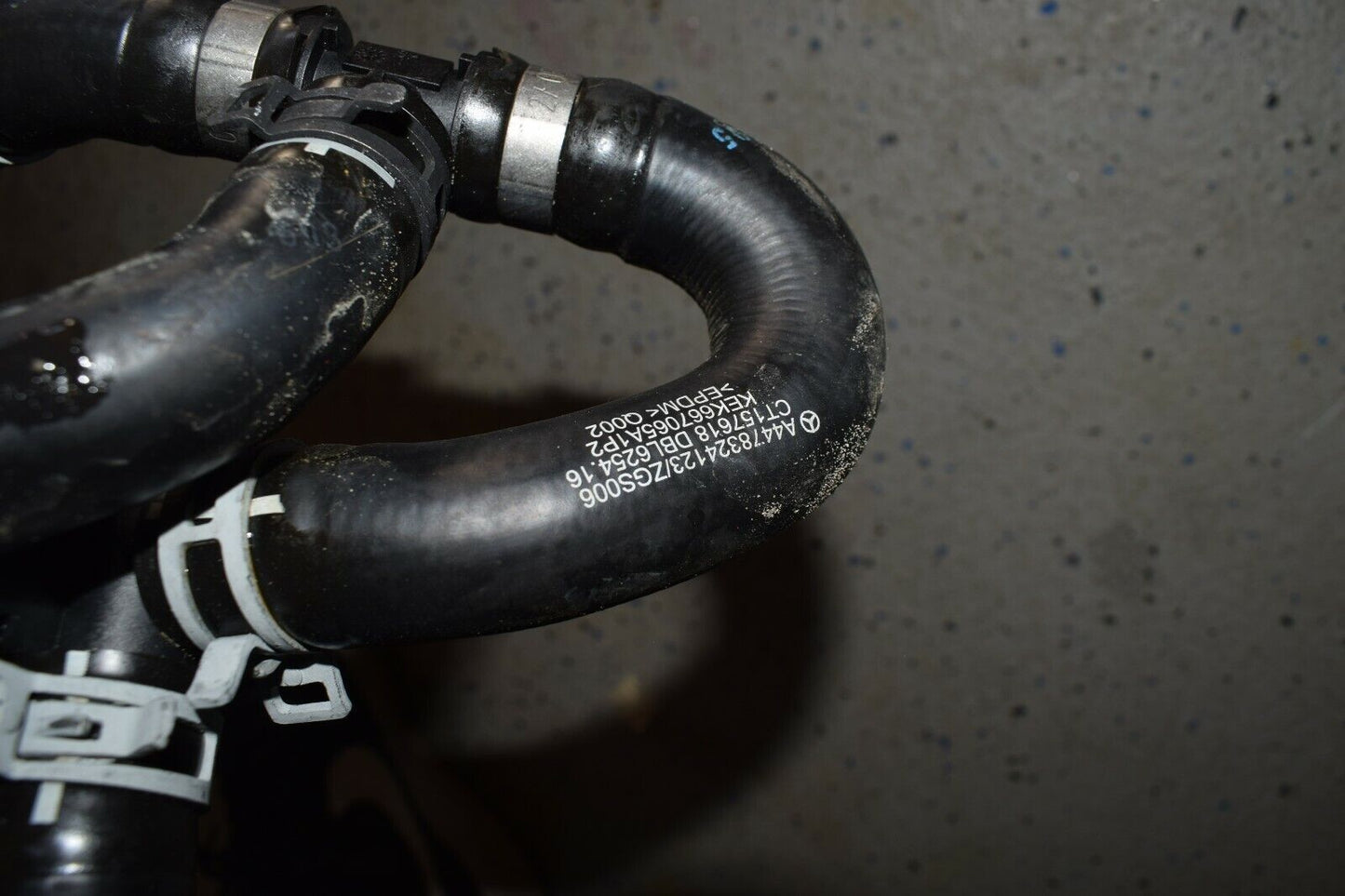 Original Mercedes Kühlmittelregelventil w447 V Klasse a0005062864