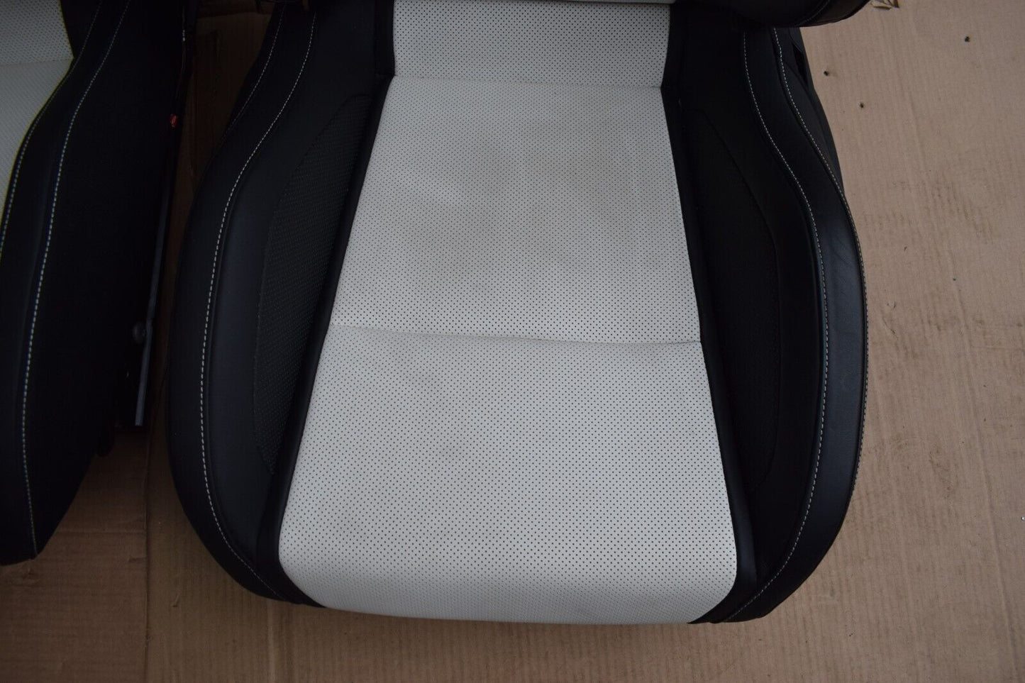 Original Mercedes AMG C190 GT Sitze Leder AIrscarf Nackenbelüftung Performance