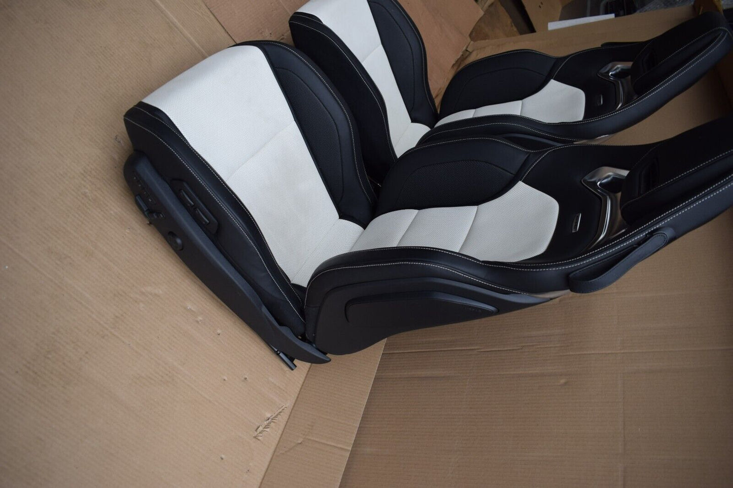 Original Mercedes AMG C190 GT Sitze Leder AIrscarf Nackenbelüftung Performance