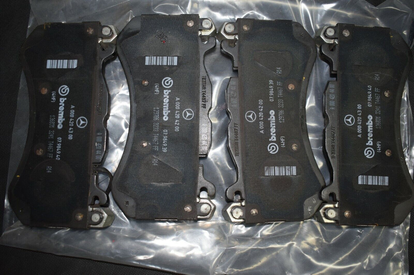 Original Mercedes Bremsbelege A0004204200 A0004204300 Belege Bremse