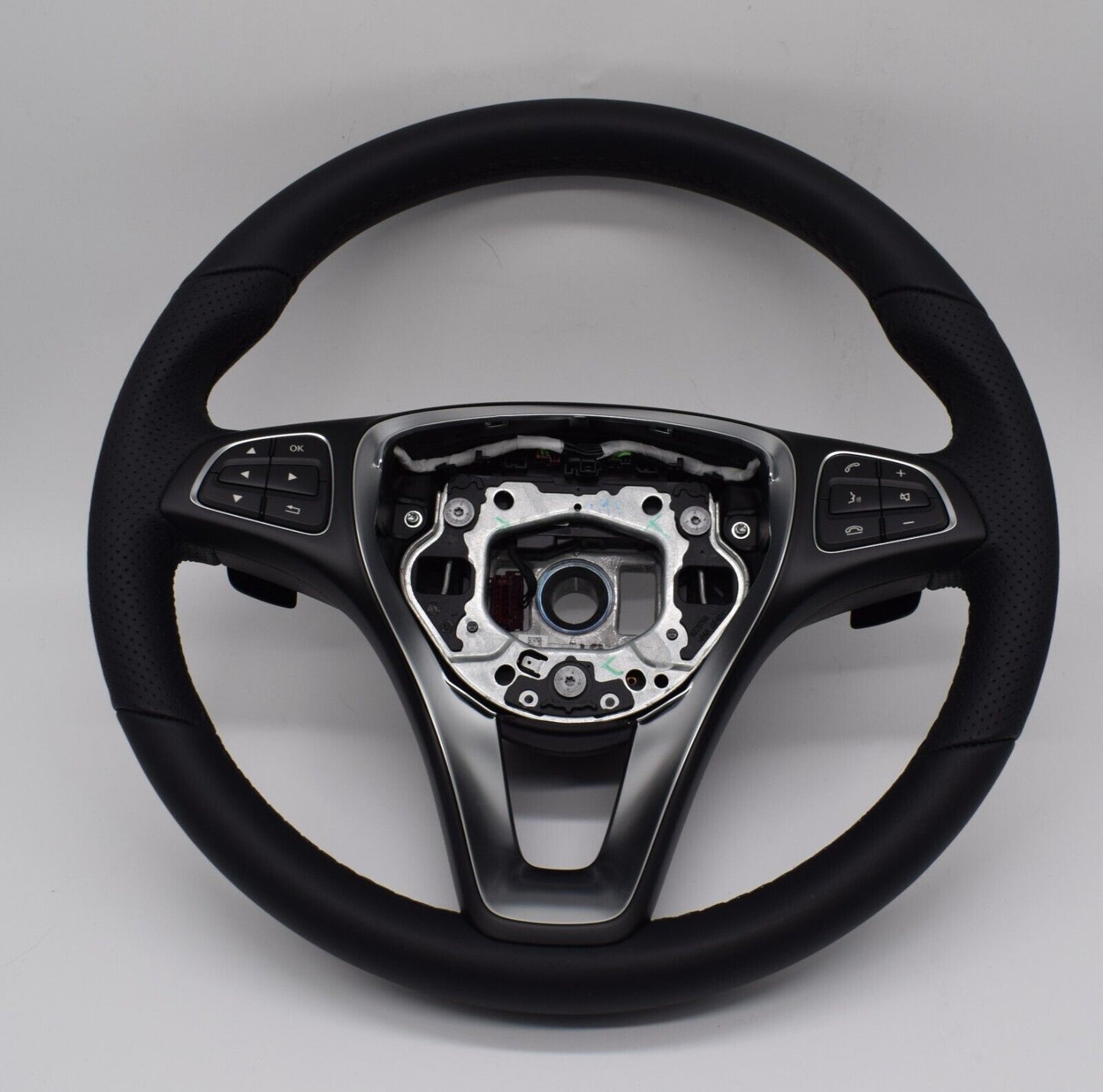 Original Mercedes CLA GLA Lederlenkrad Sport Lenkrad a0004607411