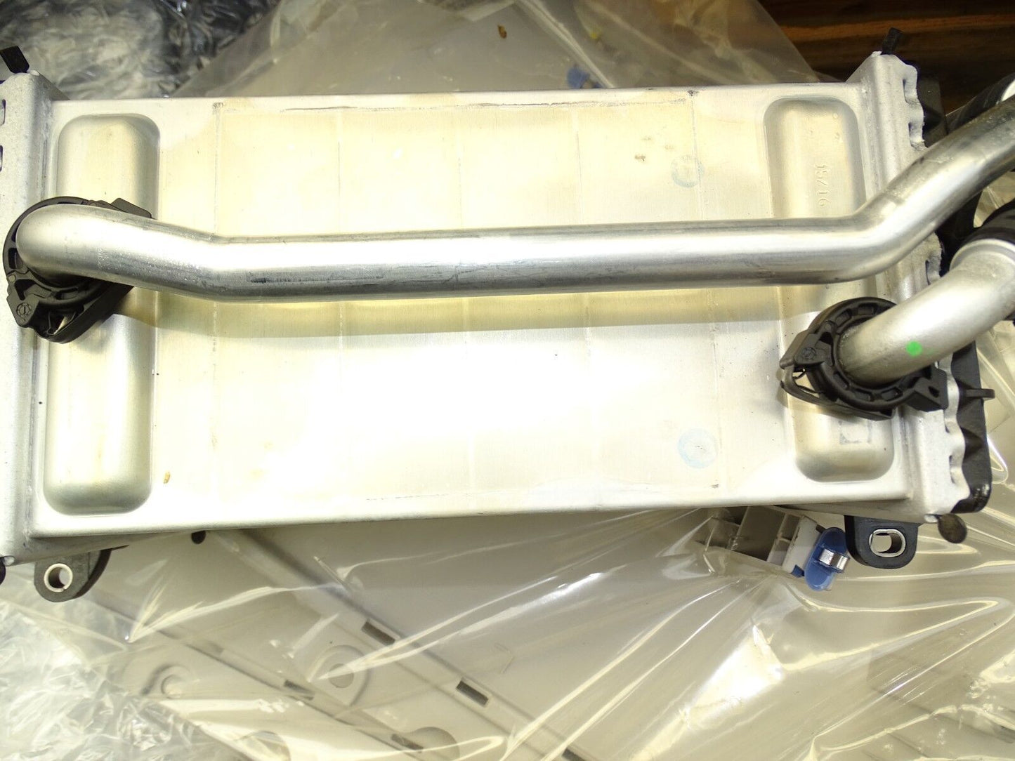 1 mercedes V8 Ladeluftkühler A2780900514