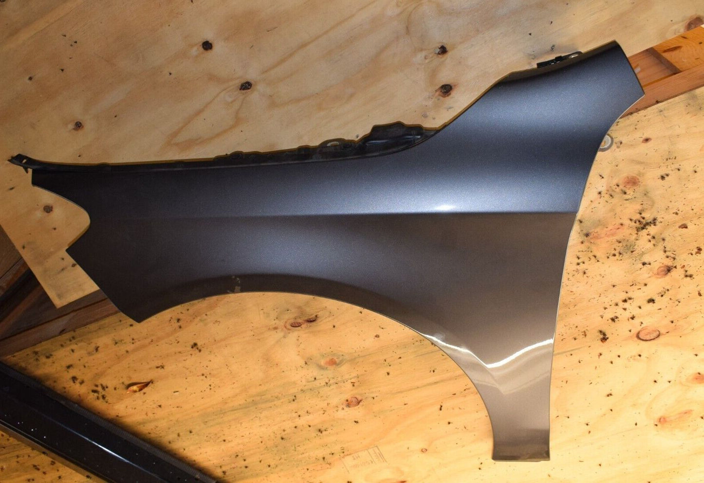 Original Mercedes CLA w117 Kotflügel links a1178810101 grau