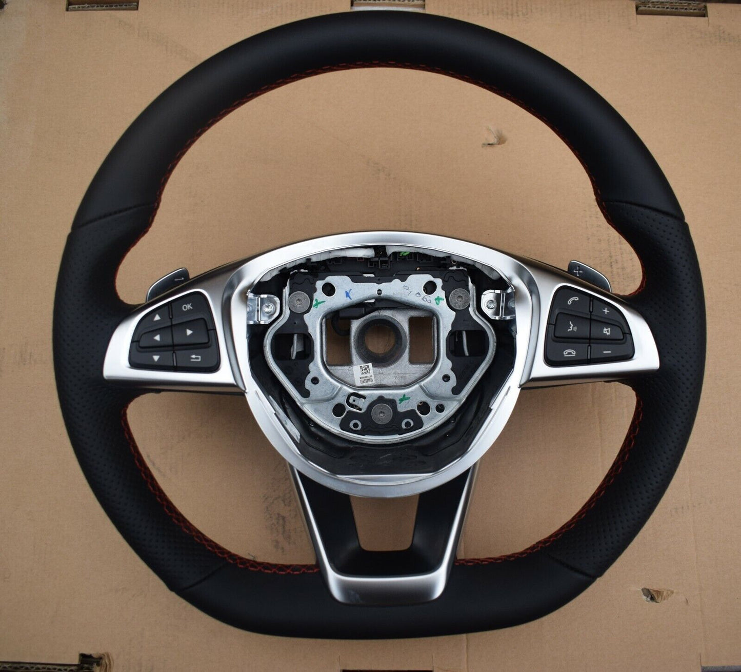 Mercedes AMG Lenkrad Sportlenkrad A Klasse W176 CLA C117 X156 GLA W246 SL w231