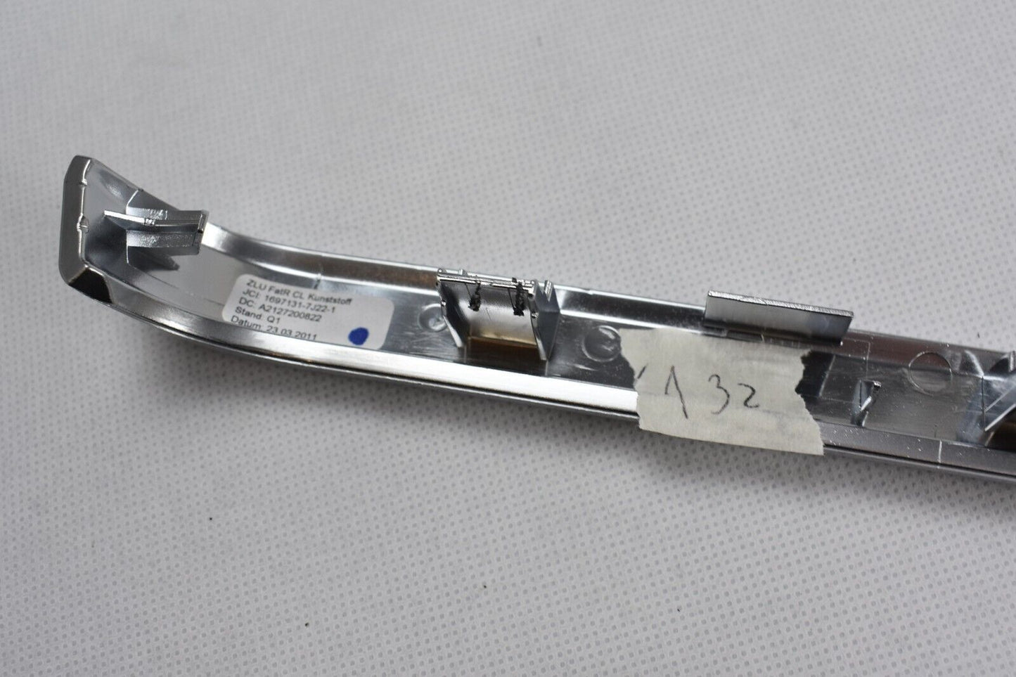 Original Mercedes w212 E Klasse Zierleiste vorne rechts unten a2127300822