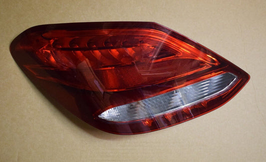 Original Mercedes w205 C Klasse Heckleuchte Rückleuchte links A2059061802