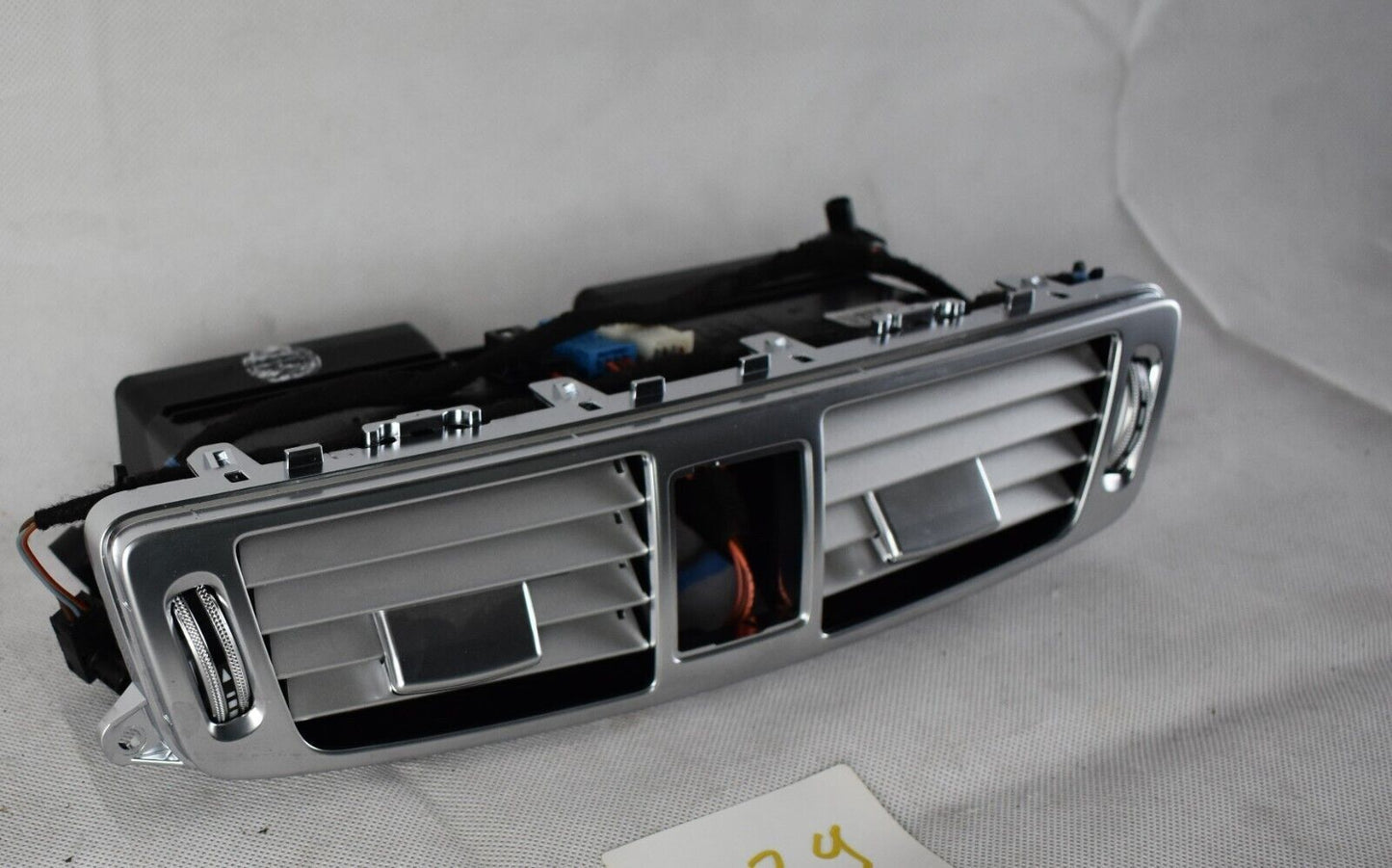 Original Mercedes CLS W218 Luftdüse mitte a2188300754