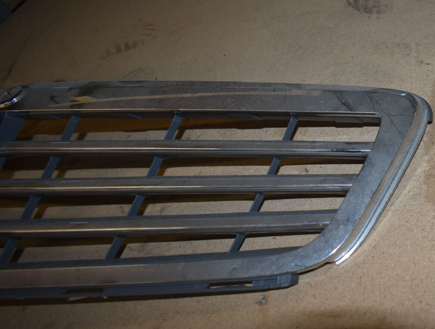 Original Mercedes Kühlergrill Grill w204 C Klasse a2048801283