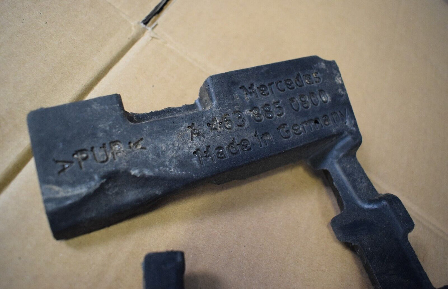 Original Mercedes Pralldämpfer w463 G klasse a4638850800