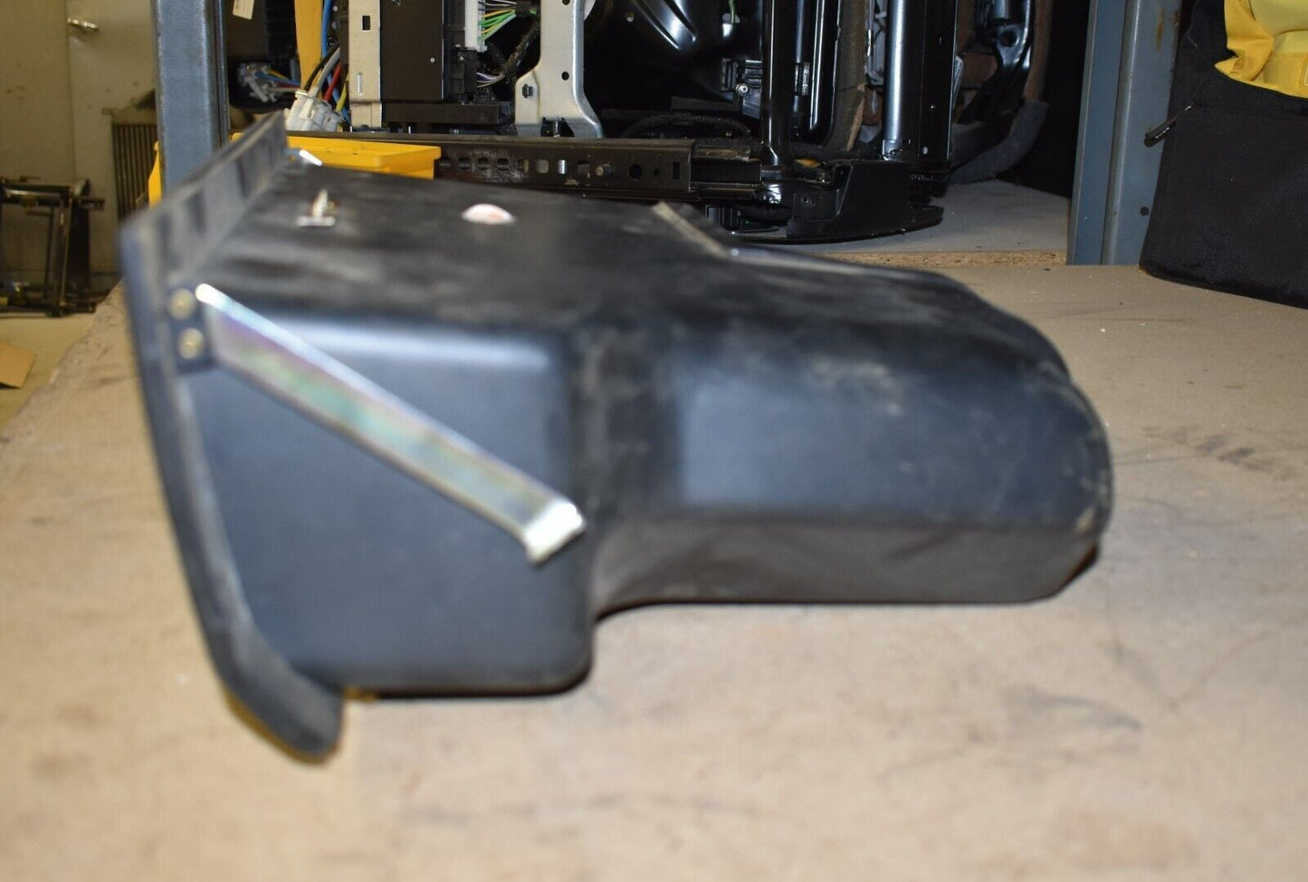 Original Mercedes Armaturenbrett Handschuhfach Einsatz oldtimer G Klasse w460