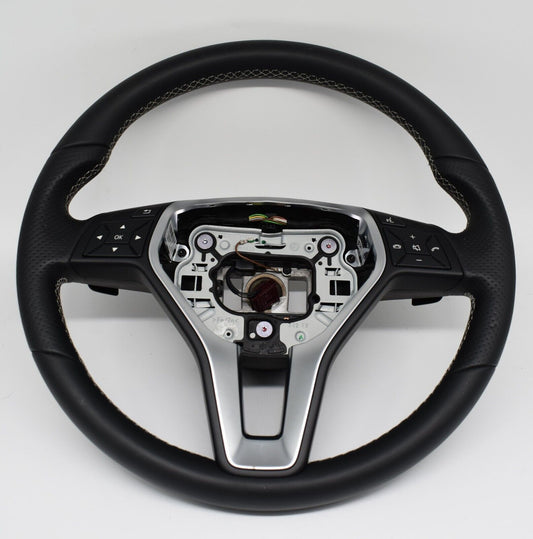 Mercedes A B C GLA Klasse Lenkrad Schwarz Lederlenkrad a2184602018 w204 w176 w24